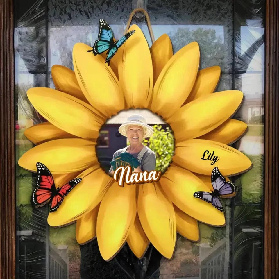Custom Photo The World Best Nana - Family Personalized Custom Home Decor Wood Sign - House Warming Gift For Mom, Grandma